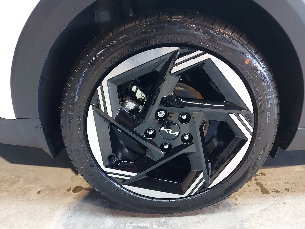 2025 Kia K4 Snow White Pearl Blainville - photo #5