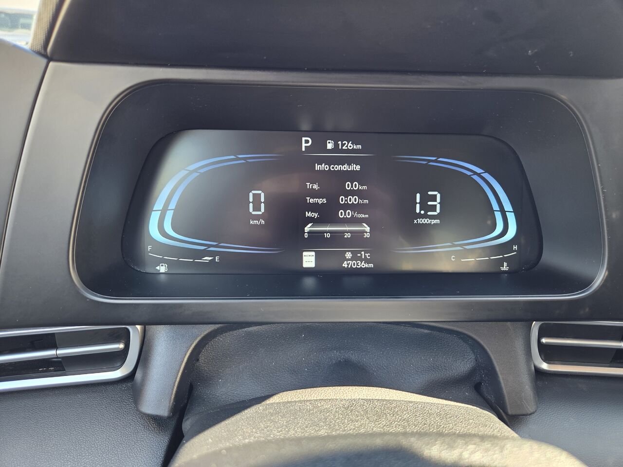 Hyundai Elantra 2024 Blanc Mont-Laurier - photo #16