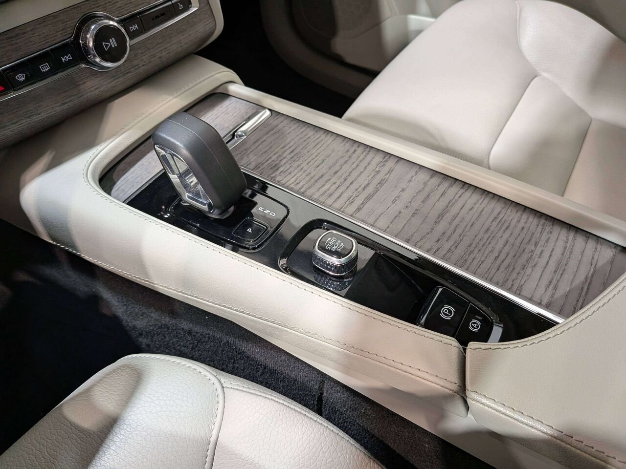 Volvo XC90 Recharge 2023 Bleu Val-David - photo #30