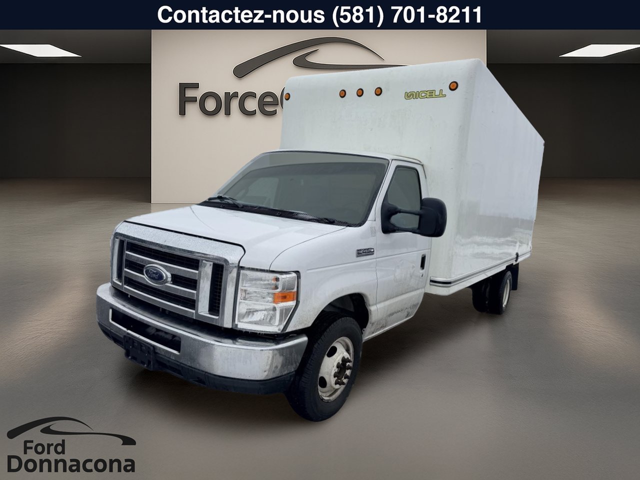 Ford E-450 2023 Blanc  - photo #0