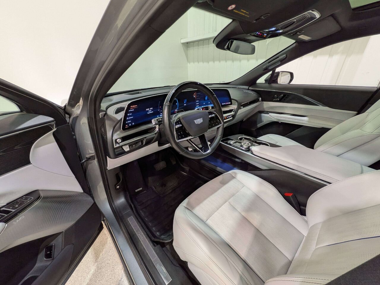 2024 Cadillac LYRIQ 4dr Luxury w/1SD Grey Val-David - photo #10