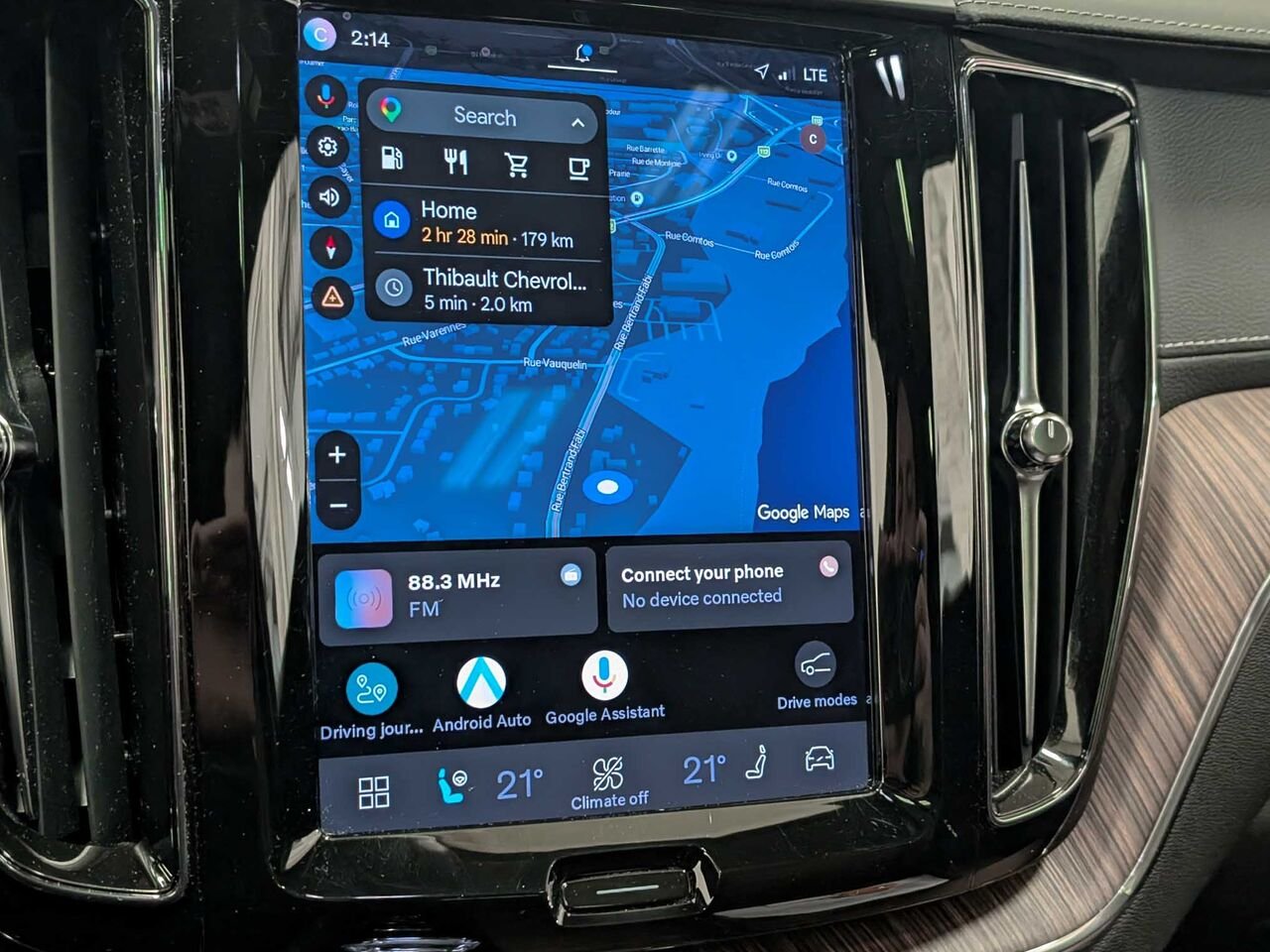 VOLVO XC60 Ultimate Bright Theme AWD Toit Pano Sièges Chauffants 2023 Gris Sherbrooke - photo #15