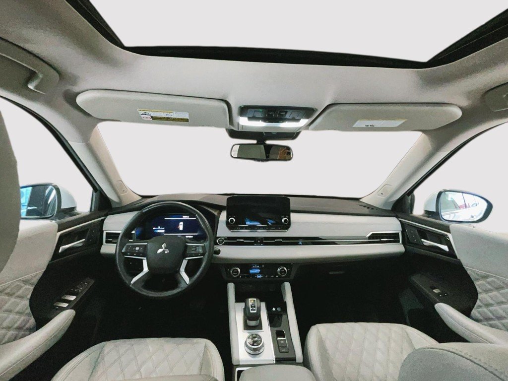 Mitsubishi OUTLANDER 2023 Blanc Mont-Laurier - photo #12
