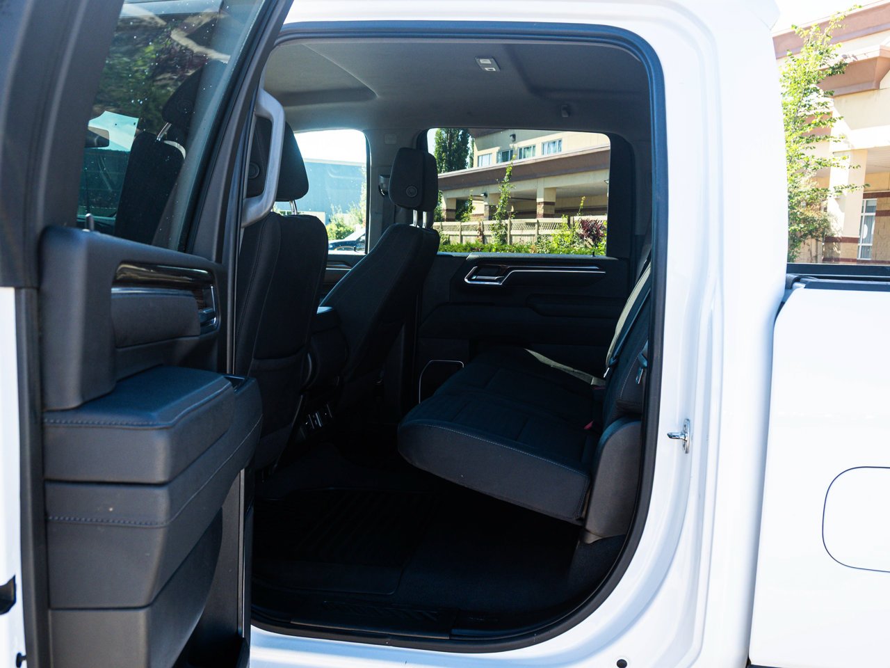 2025 Chevrolet Silverado 2500HD 4WD Crew Cab 159 LT White Sherwood Park - photo #27