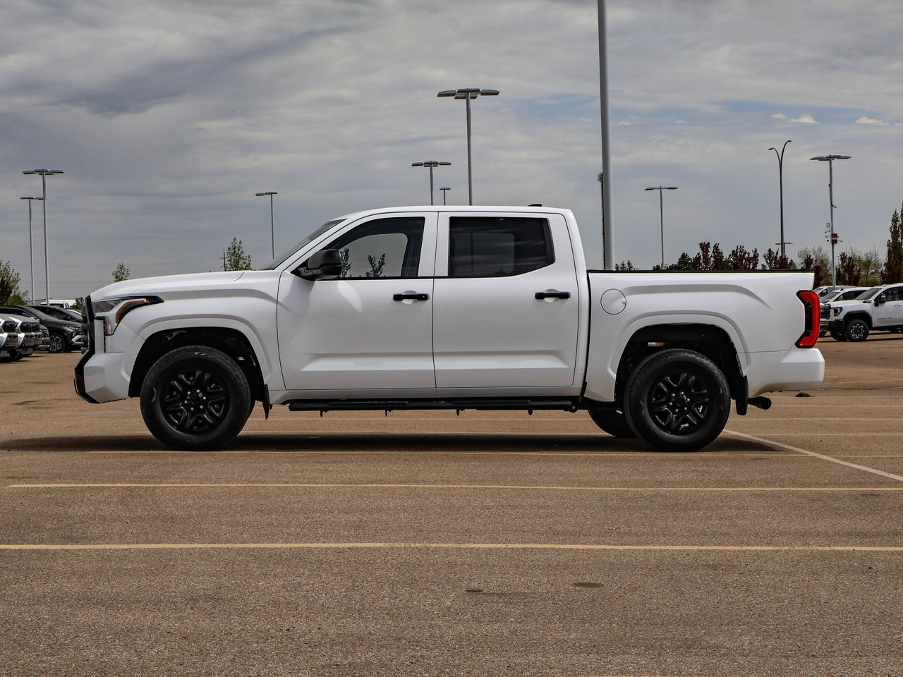 2024 Toyota Tundra 4x4 Crewmax SR White Sherwood Park - photo #4