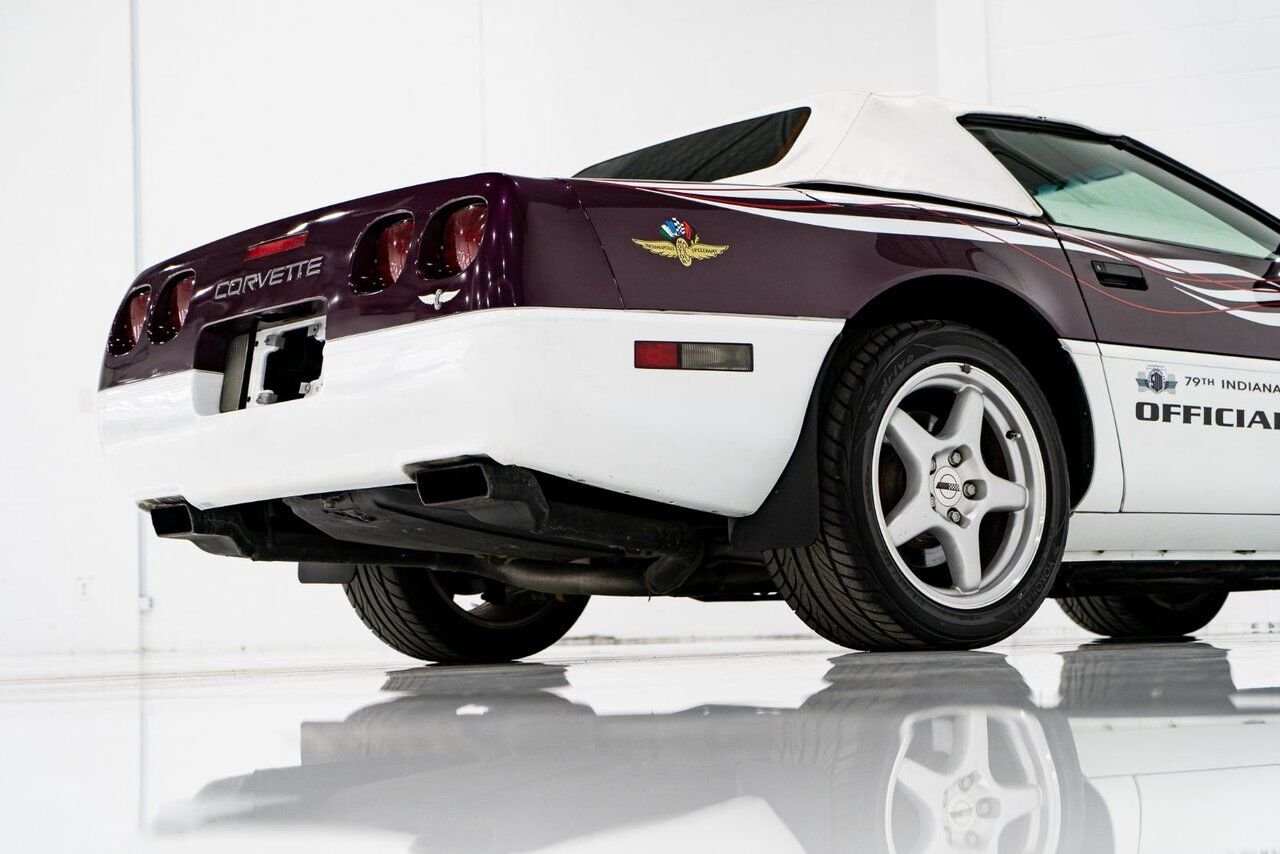 Chevrolet Corvette Convertible Pace Car 1995 Mauve Montréal - photo #31