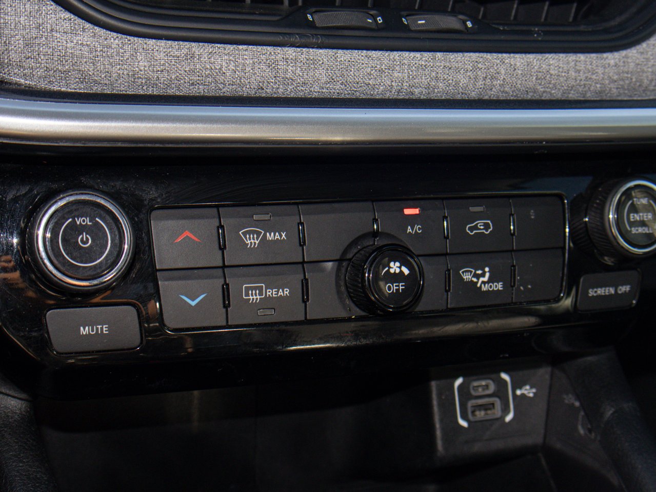 2022 Jeep Compass North 4x4 White Sherwood Park - photo #26