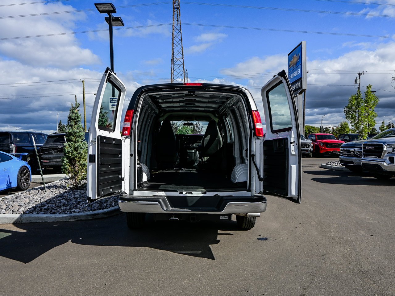 2025 Chevrolet Express Cargo Van RWD 2500 155 White Sherwood Park - photo #13