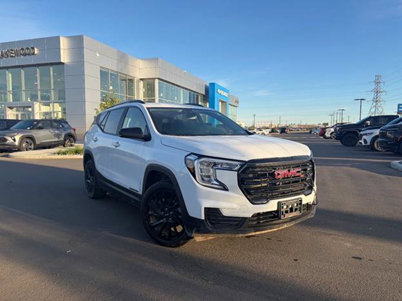 2024 GMC Terrain AWD 4dr SLE White Sherwood Park - photo #1