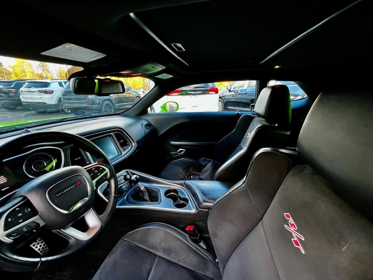2015 Dodge Challenger Green Sainte-Agathe-des-Monts - photo #9