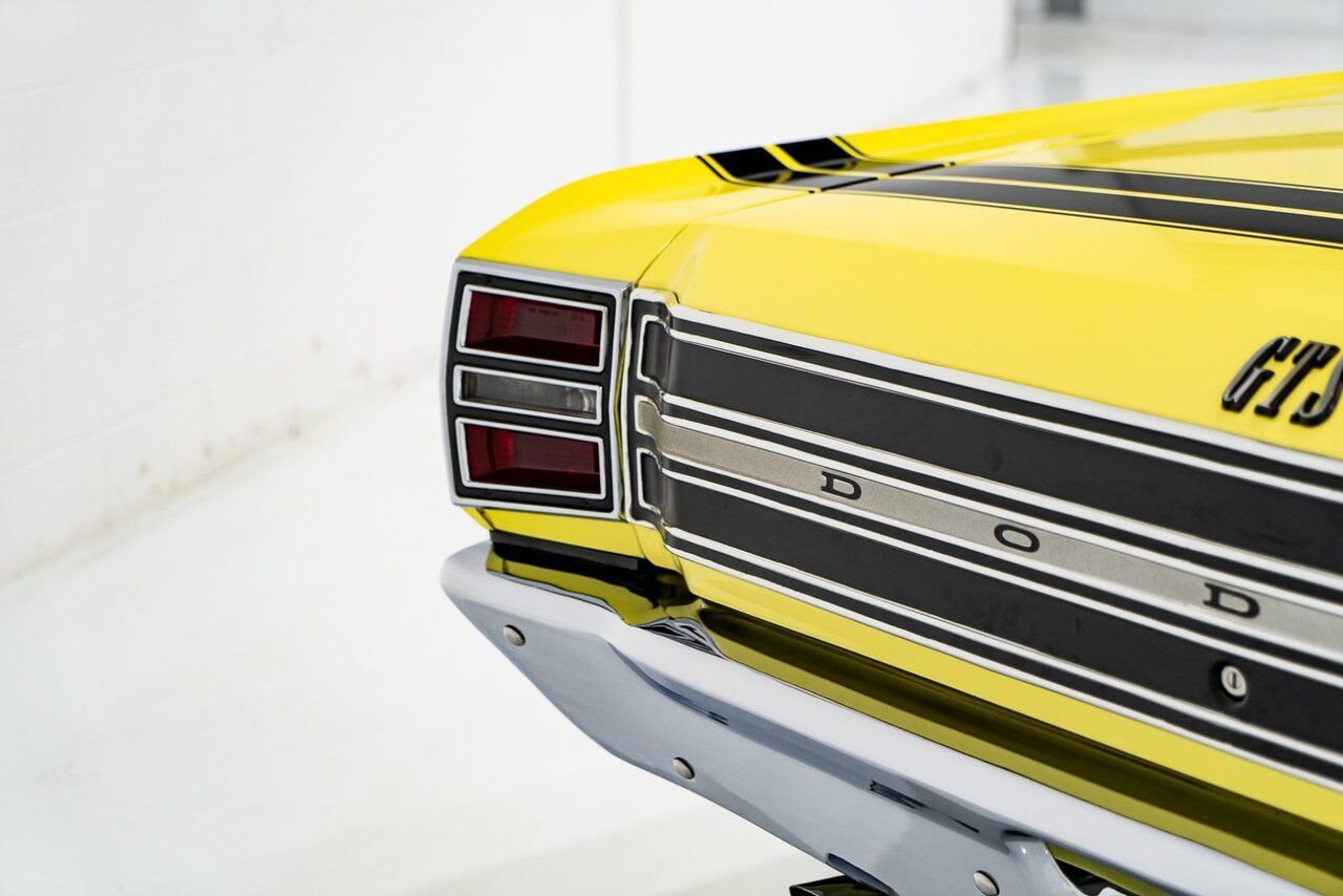 Dodge Dart *PRIX EN USD* GTS Conv Matching #s 340 cu in With Original Built Sheet 1968 Jaune Montréal - photo #5
