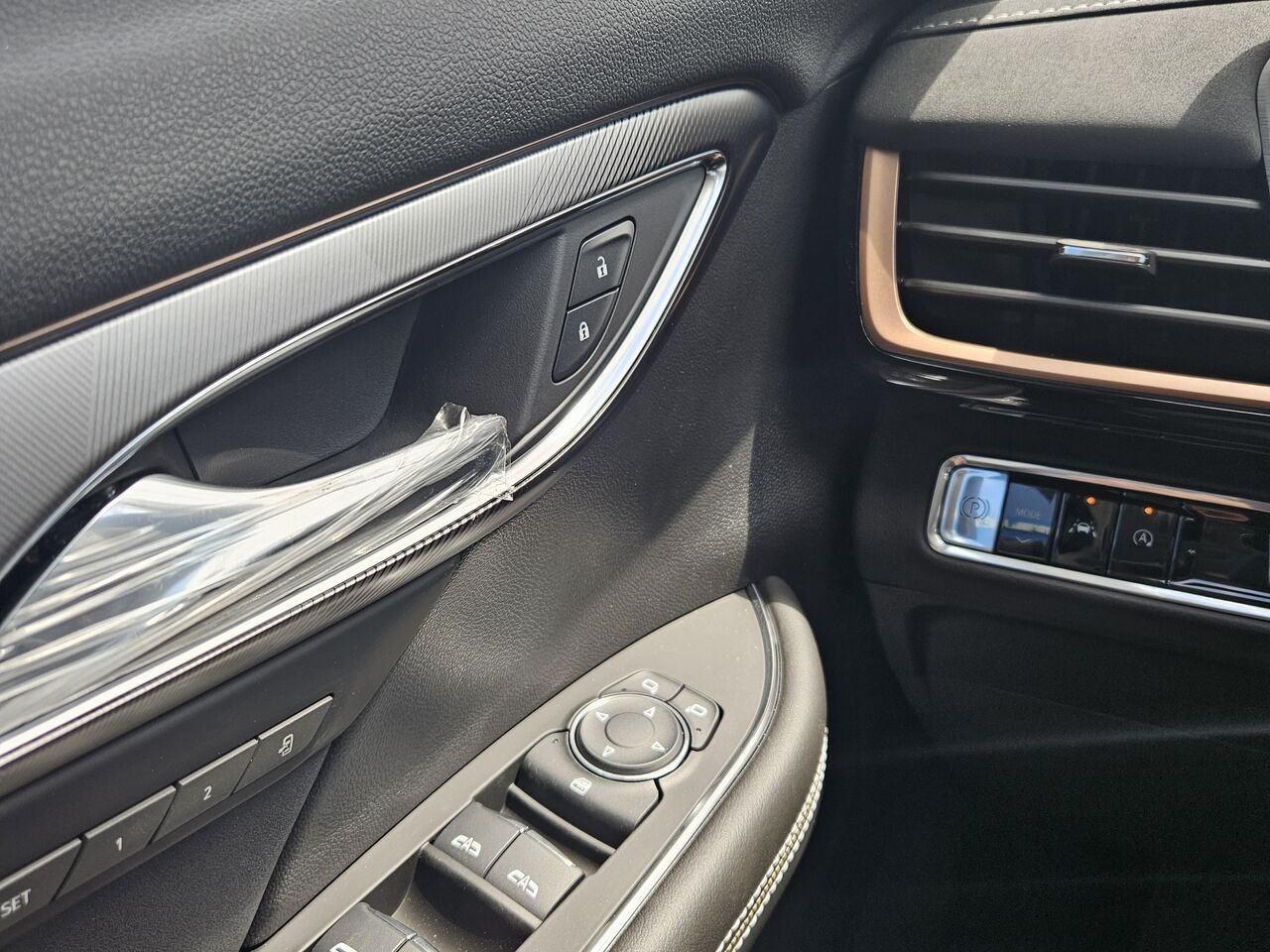 2026 Buick Envision Tourisme sport 4 portes TI Iridescent White Tricoat Thetford Mines - photo #10