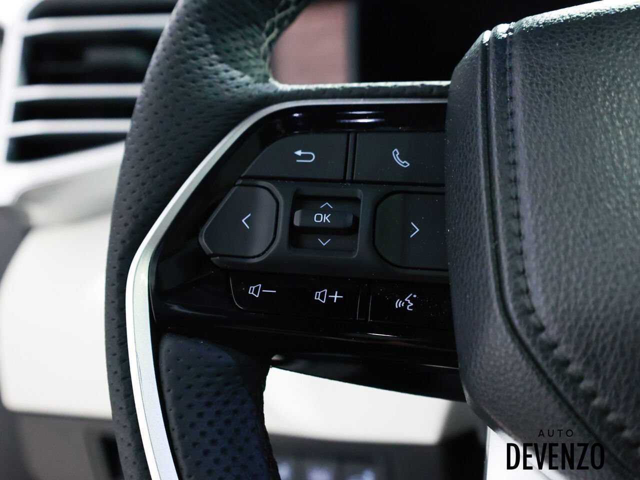2025 Toyota Sequoia Black Saint-Eustache - photo #16
