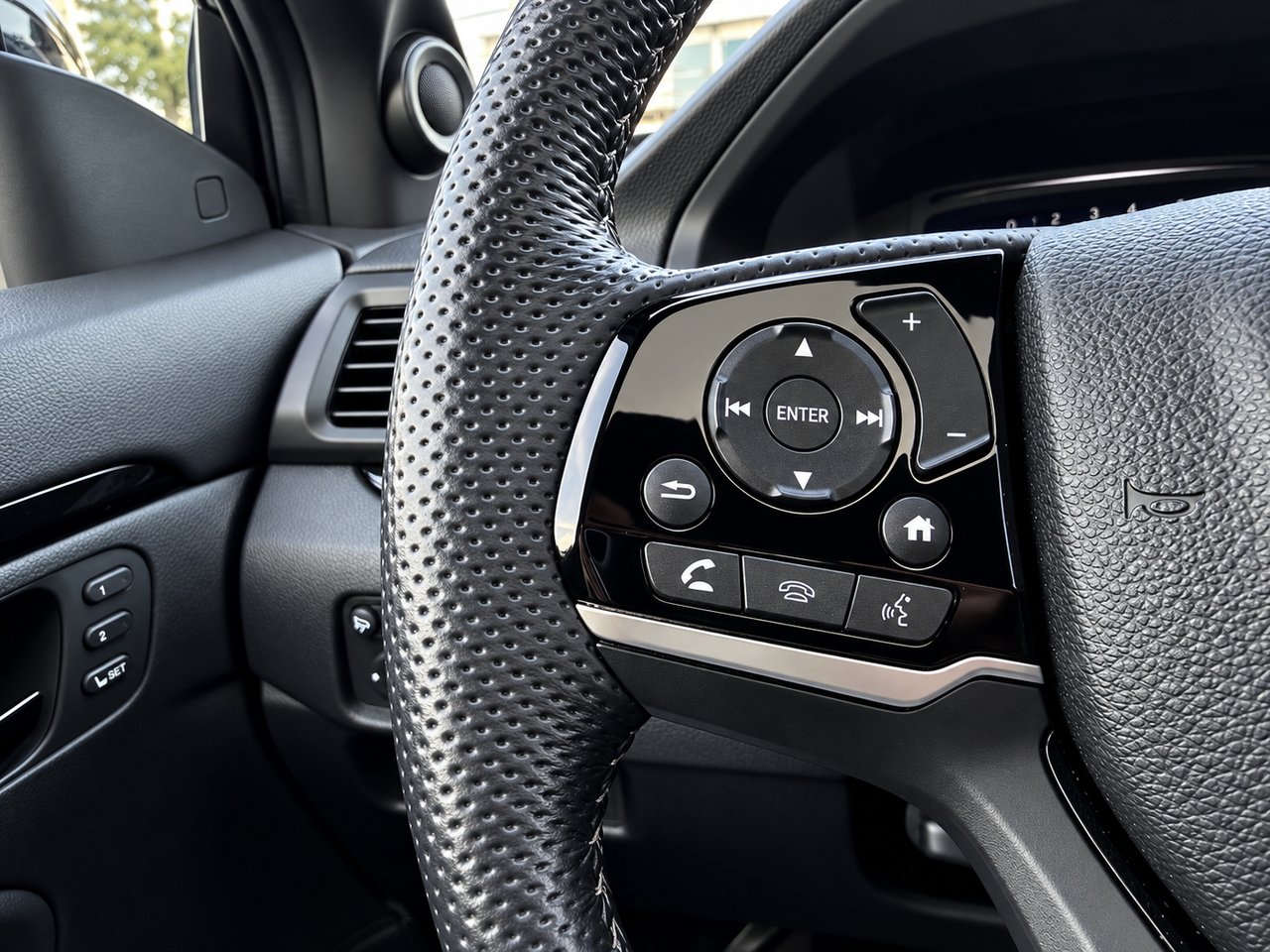 Honda Passport JAMAIS ACCIENTÉ / AWD (4X4) / APPLE CARPLAY ET ANDROID AUTO 2023 Noir Châteauguay - photo #14