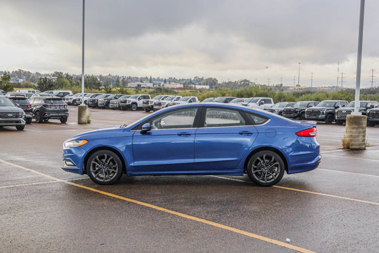 2018 Ford Fusion SE FWD Blue Sherwood Park - photo #4