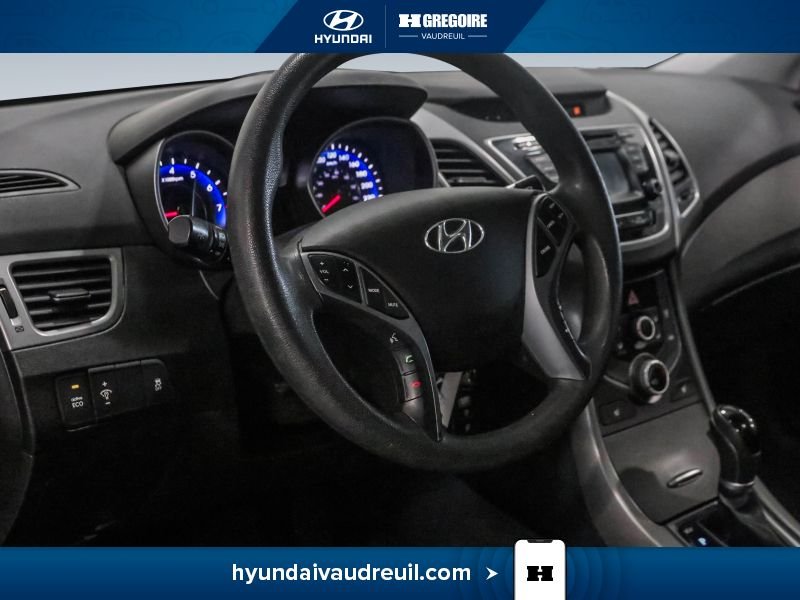 Hyundai Elantra YR819 | Allure sport berline 4 portes BA 2016 Blanc Laval - photo #15