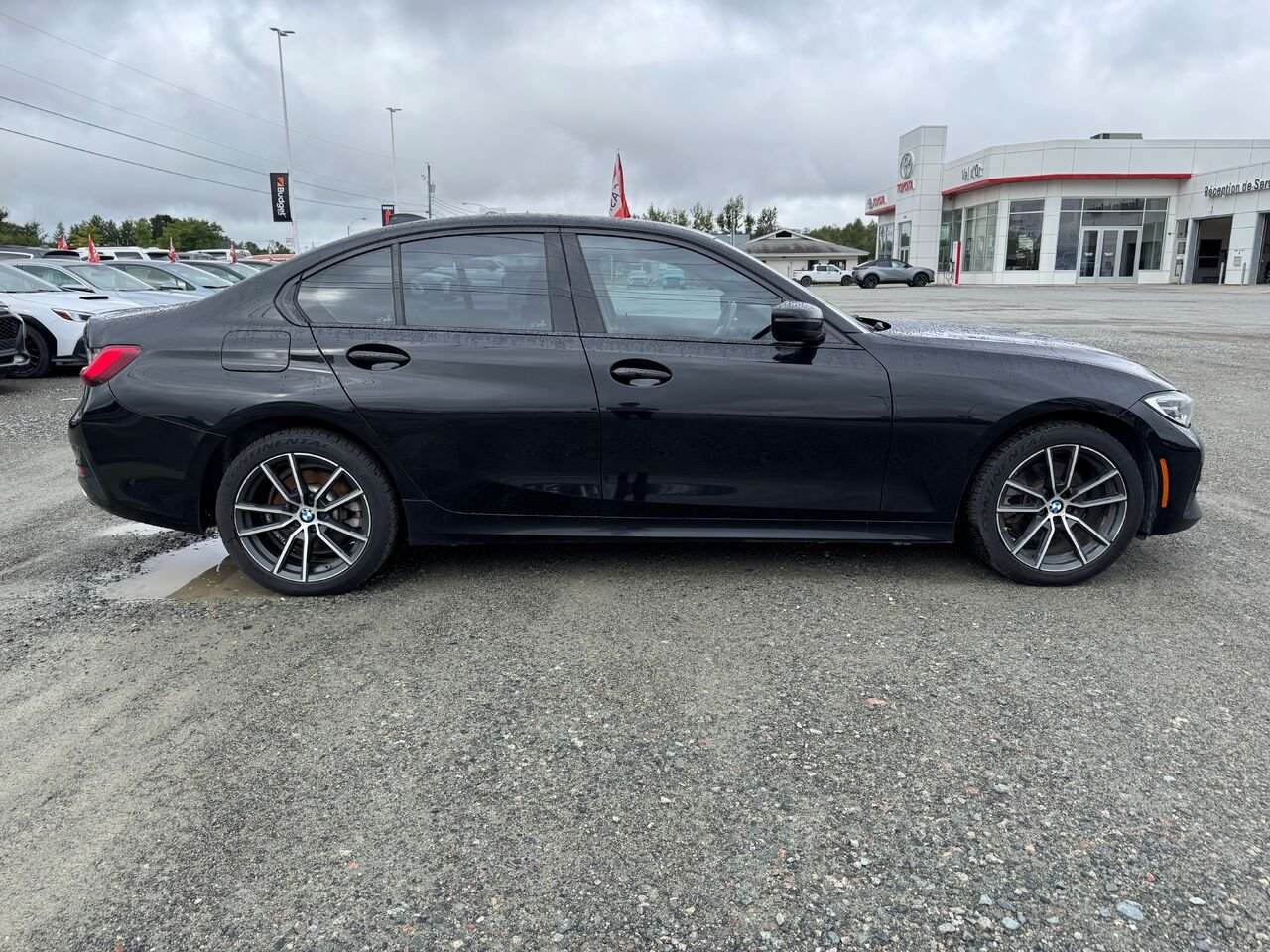 BMW Série 3 330i xDrive berline 2019 Noir Val-d'Or - photo #1