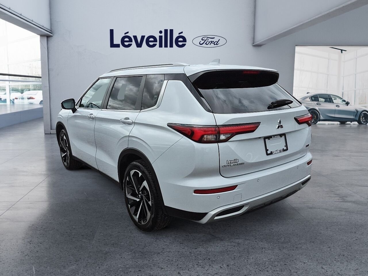 2023 Mitsubishi Outlander White Saint-Jérôme - photo #3