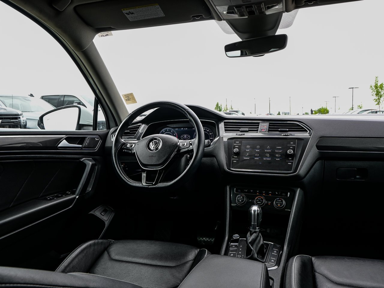 2018 Volkswagen Tiguan Highline 4MOTION White Sherwood Park - photo #32