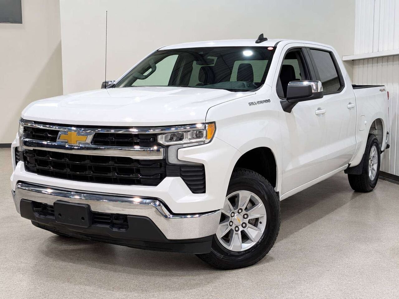 Chevrolet Silverado 1500 4WD Crew Cab 147" LT 2025 Blanc Val-David - photo #0
