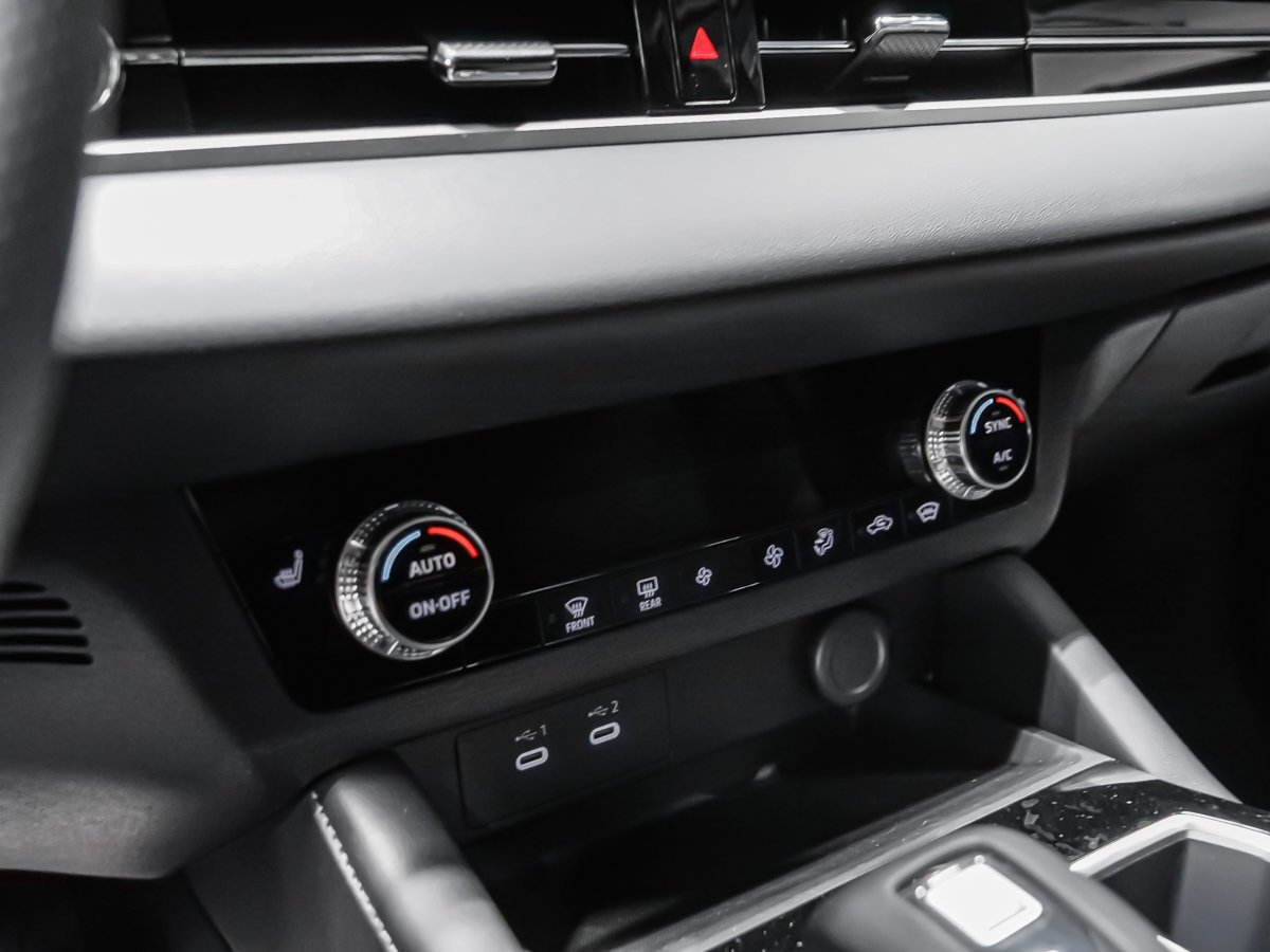 Mitsubishi Outlander PHEV ES 2026 Gris graphite métallisé Montréal - photo #10