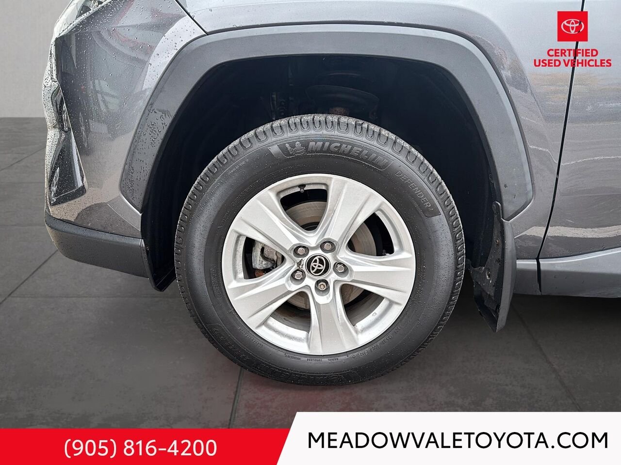 2021 Toyota RAV4 One Owner, Power Sunroof, Power Trunk, Power Seat, New Tires and Brakes all the way around Grey Mississauga - photo #6