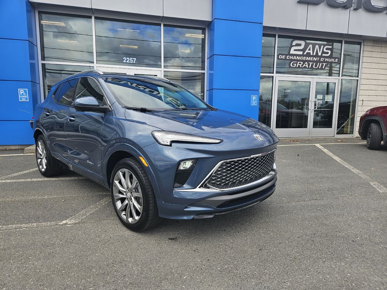Buick Encore GX Avenir 4 portes TI 2024 Bleu Thetford Mines - photo #1