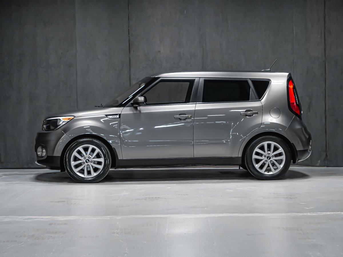 2018 Kia Soul Green Montreal - photo #2