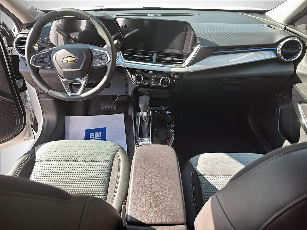 CHEVROLET Trax LT 2026 BLANC SOMMET Saint-Hyacinthe - photo #8