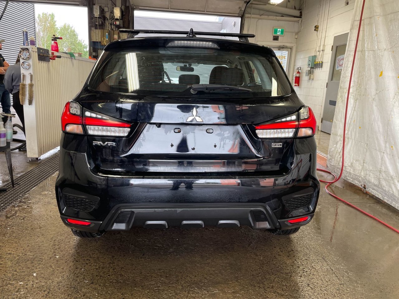 Mitsubishi RVR ES AWD *SIÈGES CHAUF* CARPLAY BLUETOOTH CAMERA USB 2023 Noir Saint-Jérôme - photo #5