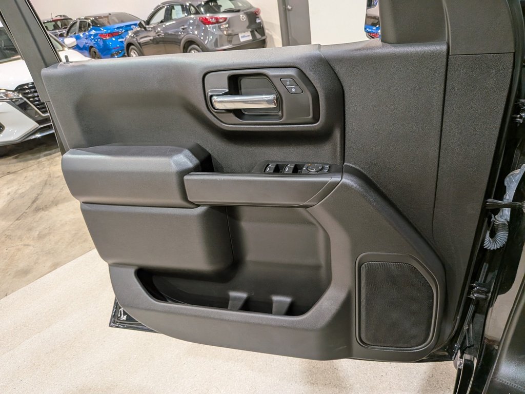 2022 Chevrolet Silverado 1500 4WD Crew Cab 157" Custom Black Val-David - photo #31