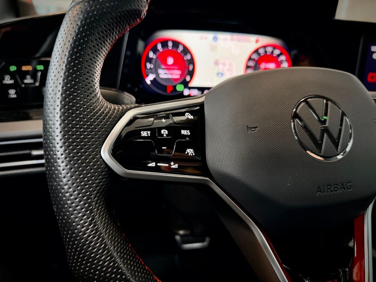 Volkswagen Golf GTI 2024 Gris Notre-Dame-des-Prairies - photo #21