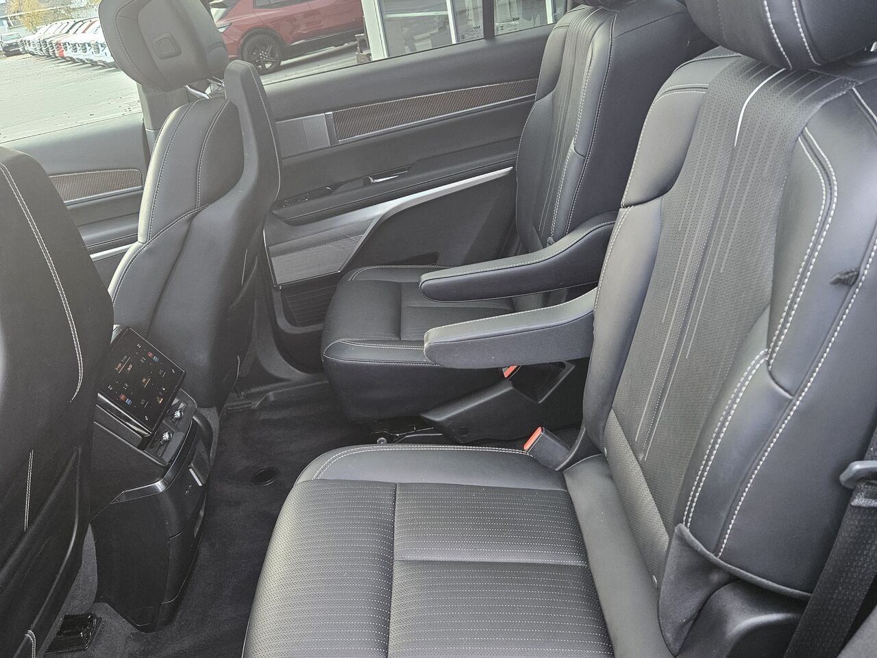Cadillac VISTIQ Traction intégrale, 4 portes Sport 2026 Noir Thetford Mines - photo #18