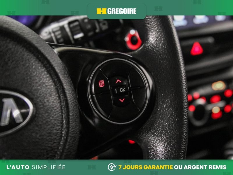 2020 Kia Soul White Saint-Eustache - photo #18