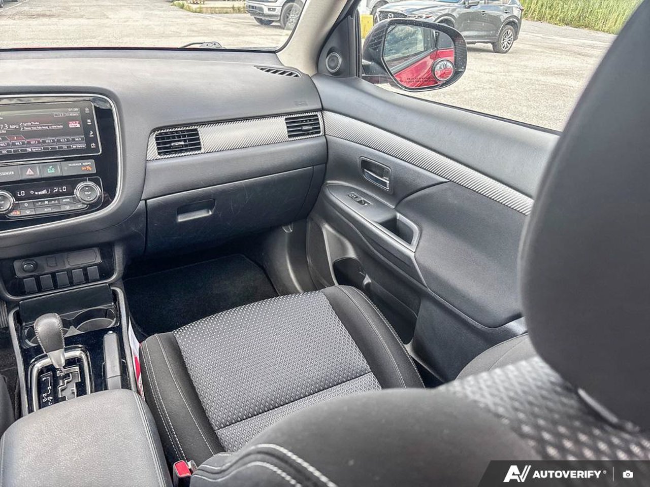 Mitsubishi Outlander JA4AZ2A39JZ619508 2018 Rouge Mirabel - photo #27