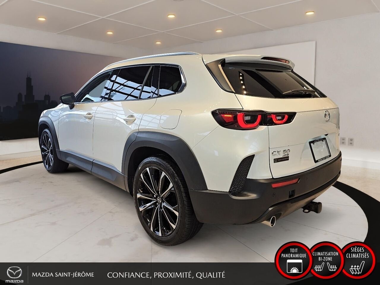 Mazda CX-50 GT | TOIT PANORAMIQUE | CUIR | AWD | 2023 Blanc Saint-Jérôme - photo #9