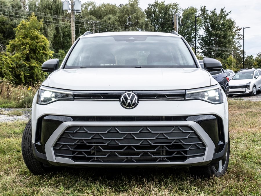 2025 Volkswagen Taos Trendline 4MOTION White
