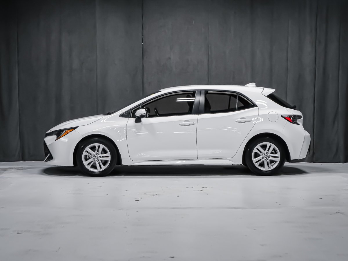 2022 Toyota Corolla Hatchback White Montreal - photo #2