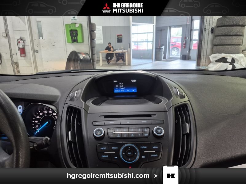 2018 Ford Escape White Laval - photo #27