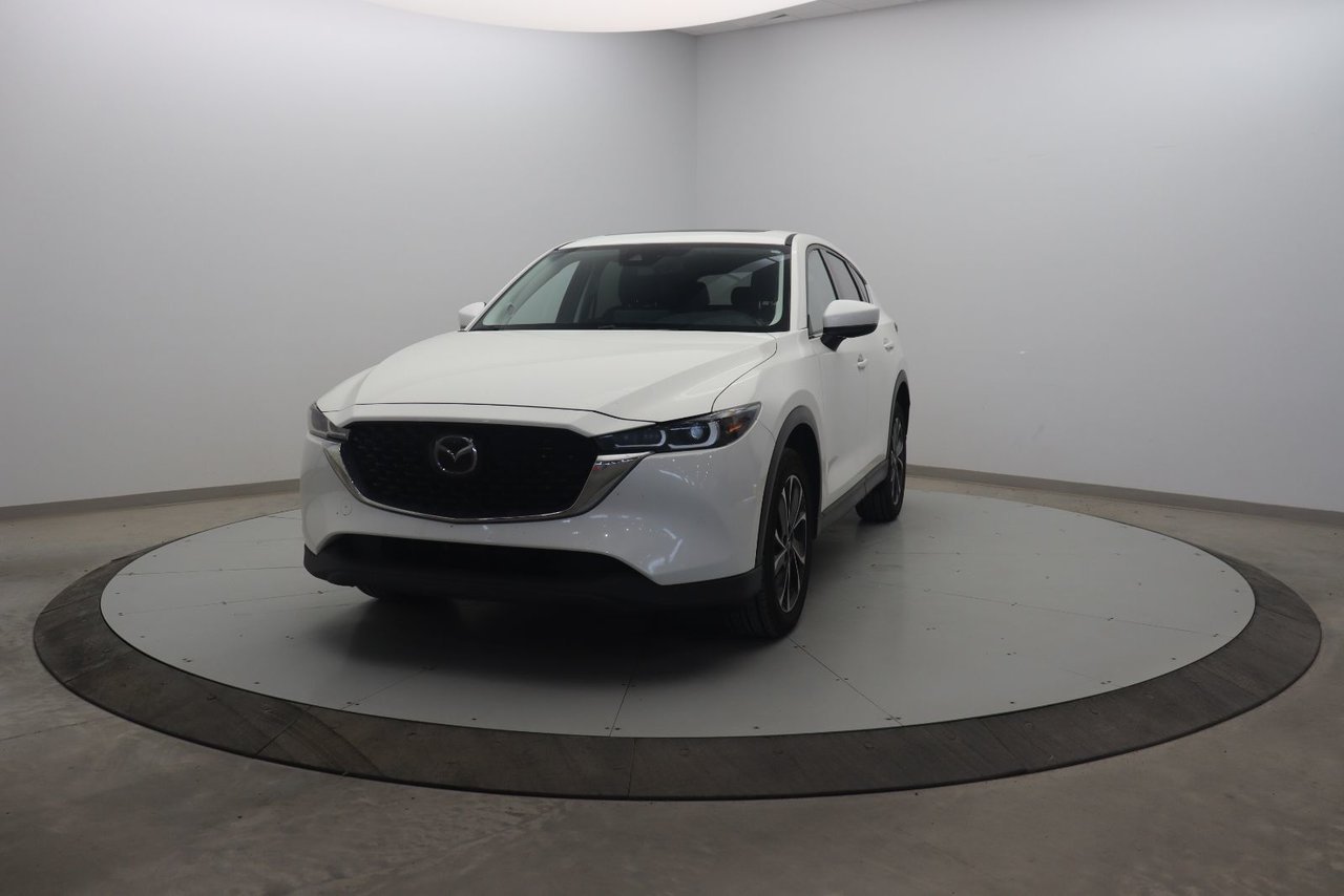 2023 Mazda CX-5 White Baie-Comeau - photo #0