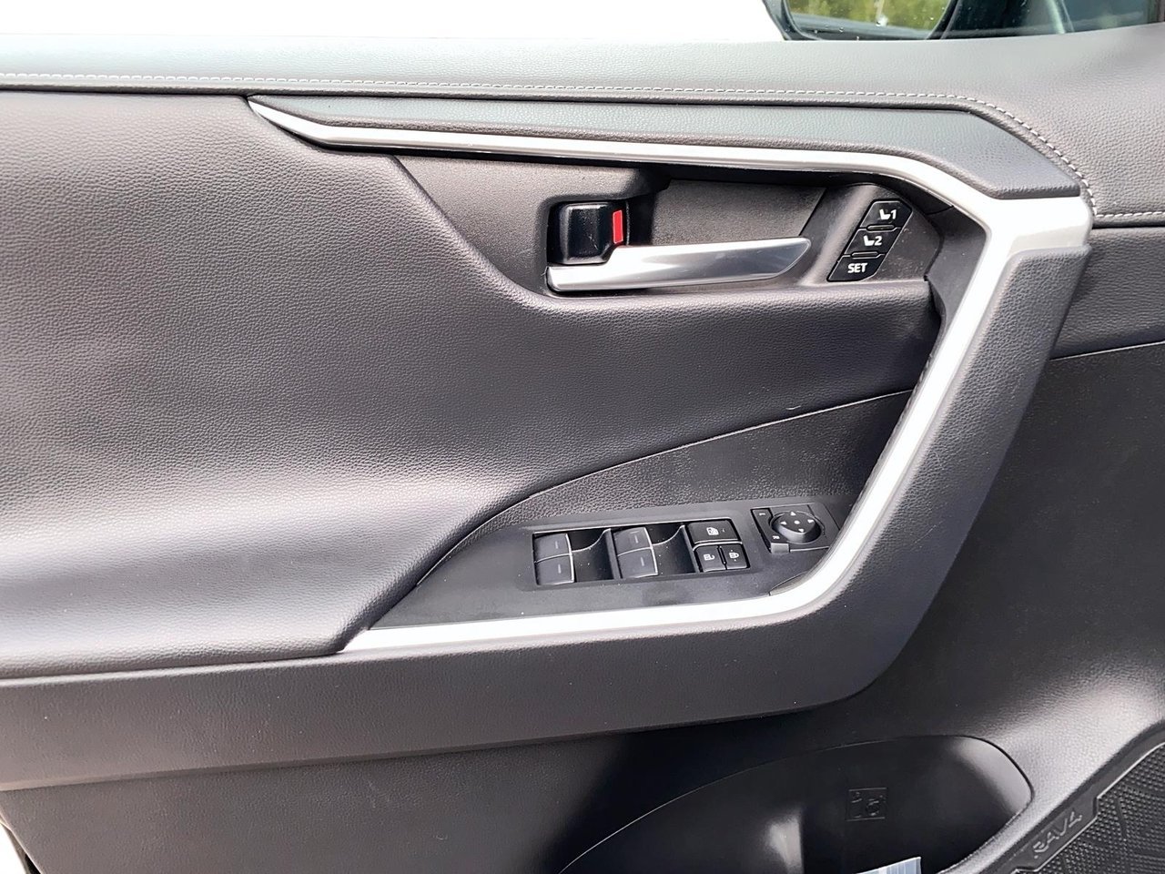 Toyota RAV4 Limited 2024 Noir Baie-Comeau - photo #10