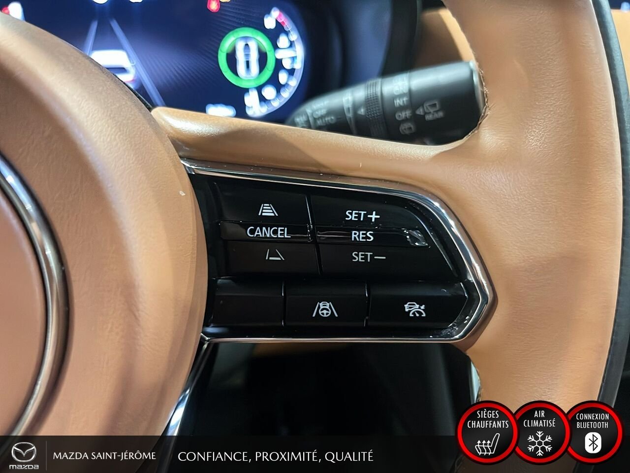 Mazda CX-90 hybride léger Signature | TOIT PANORAMIQUE | AWD | CUIR NAPPA | SIEGES CAPITAINES 2024 Gris Saint-Jérôme - photo #15