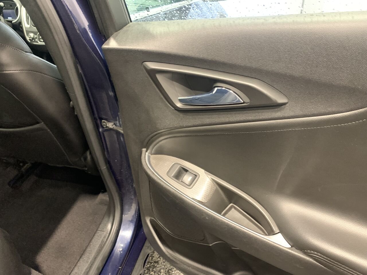 2017 Chevrolet Malibu Blue Châteauguay - photo #10