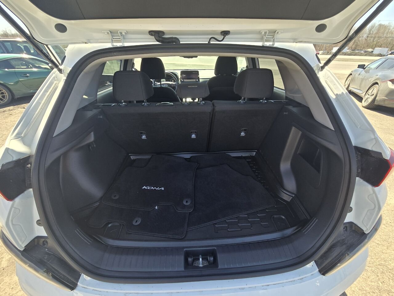 2023 Hyundai Kona Electric White  - photo #10