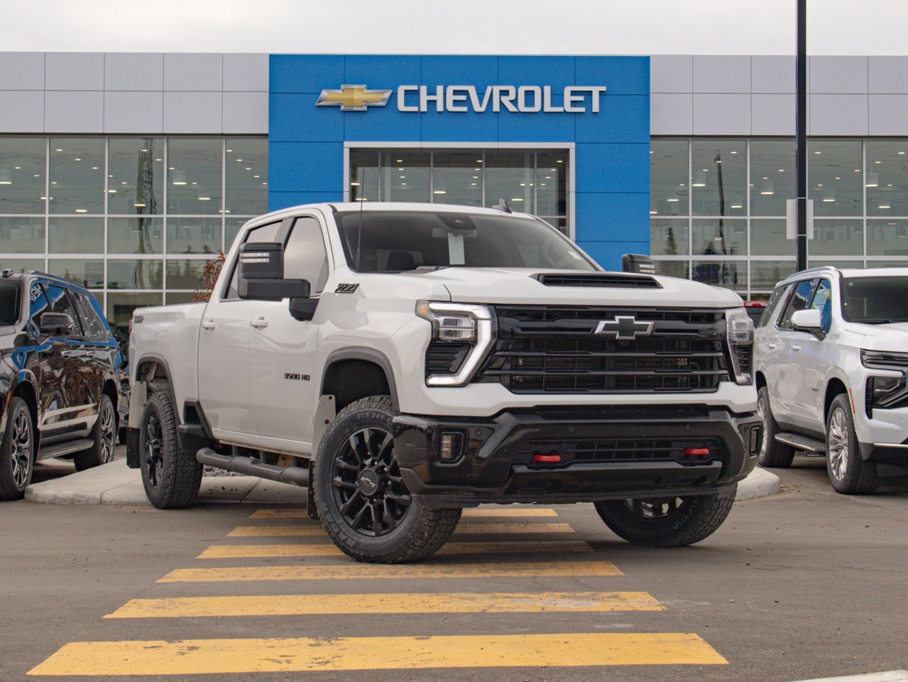 2025 Chevrolet Silverado 3500HD 4WD Crew Cab 159 LT White Sherwood Park - photo #1