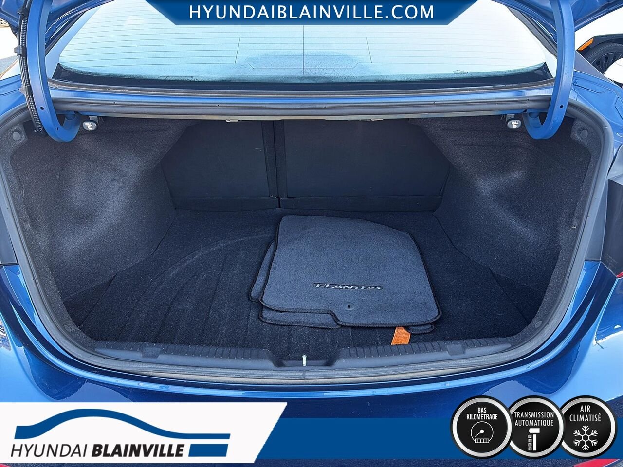 Hyundai Elantra 2016 Bleu Blainville - photo #9