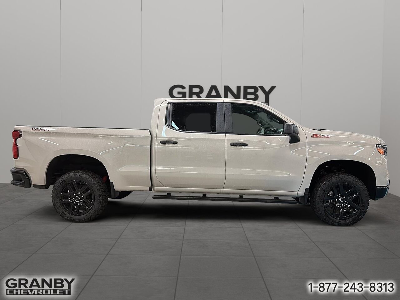 2026 CHEVROLET Silverado 1500 K1500 SILVERADO CREW CAB CUSTOM TRAIL BOSS STD/BOX (2CX) | 26-1096 WHITE SANDS Granby - photo #3