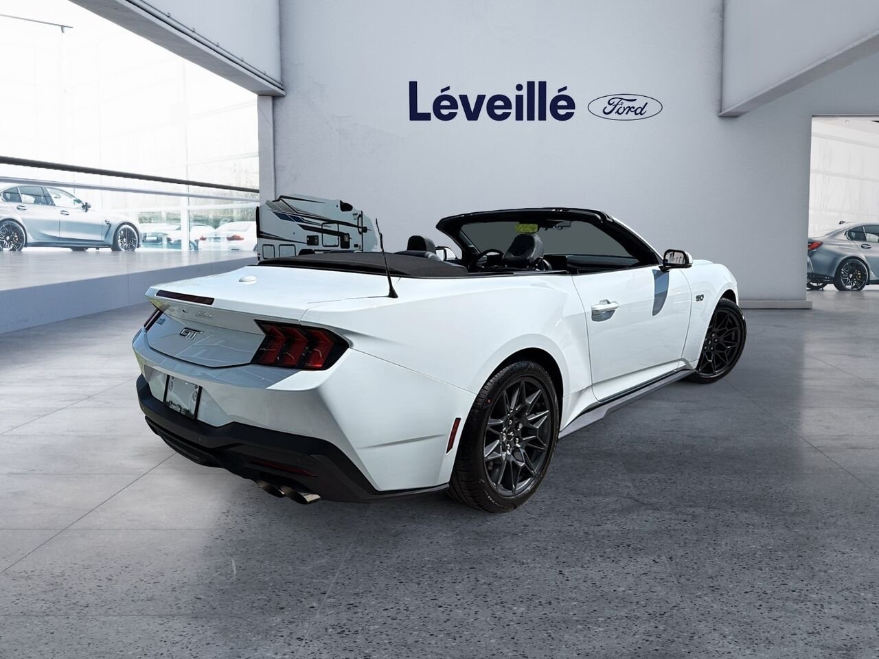 2026 Ford Mustang Oxford White Saint-Jérôme - photo #5