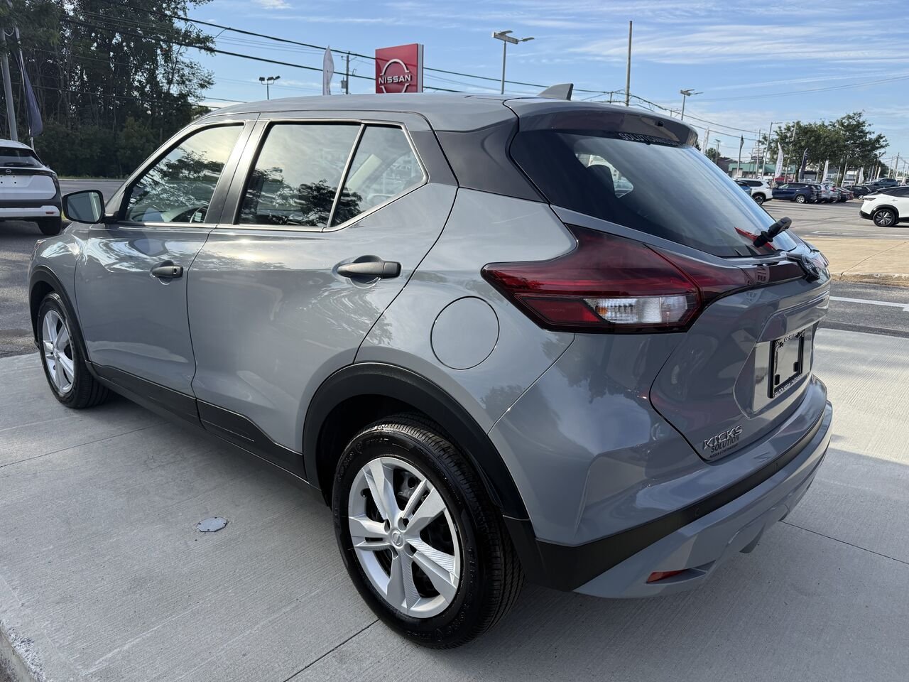 2024 Nissan Kicks S TA Grey Châteauguay - photo #2