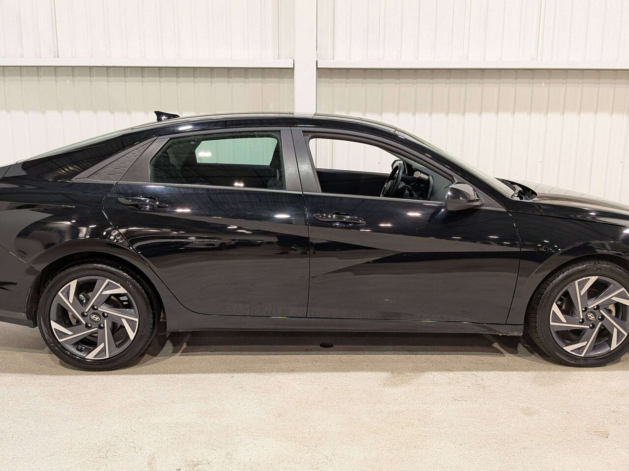 2025 Hyundai Elantra Preferred IVT w/Tech Pkg Black Val-David - photo #7